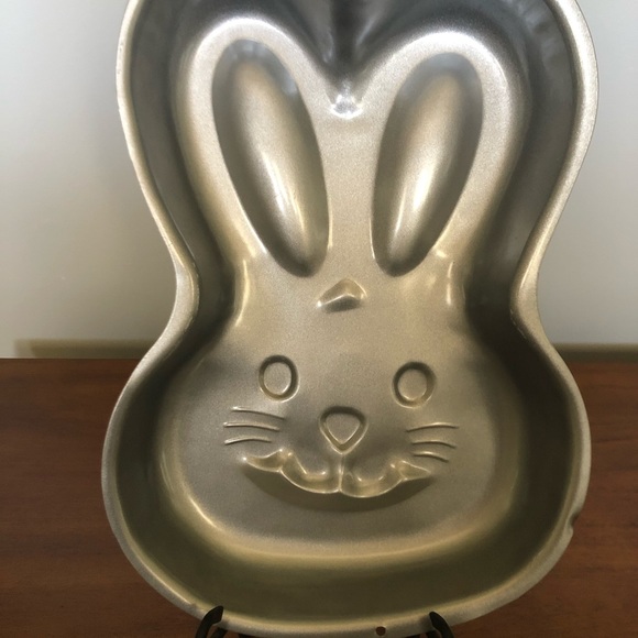 🐰Wilton Bunny cake pan🐰 - Picture 1 of 8